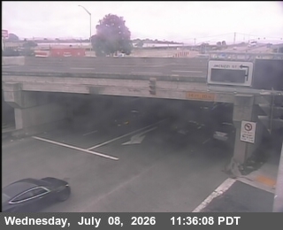 Snapshot from T258W -- I-80 : Central Avenue Onramp - Looking West