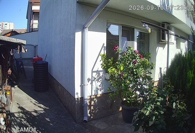 Screenshot from 151.251.160.69:8703