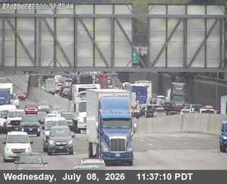 Snapshot from TV712 -- I-880 : AT LEWELLING BL