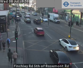 Snapshot from Finchley Rd Sth of Rosemont Rd