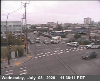 Snapshot from T251S -- SR-13 : E13 AT 7TH ST - Looking South