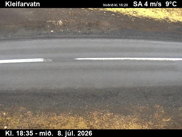 Snapshot from Kleifarvatn — Kleifarvatn séð niður á veg