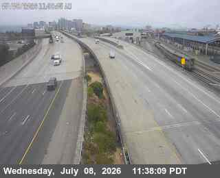Snapshot from TV720 -- I-880 : AT BROADWAY OFR