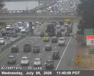 Snapshot from TV516 -- I-80 : West of Ashby Avenue